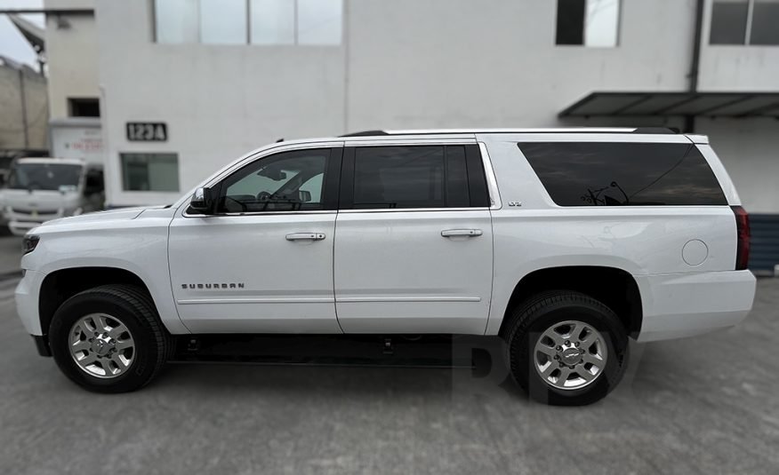 2015 CHEVROLET SUBURBAN V8 TURBO DIESEL NIVEL 5 PLUS