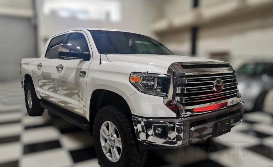 2018 TOYOTA TUNDRA DOBLE CABINA 4X4 NIVEL 4 PLUS