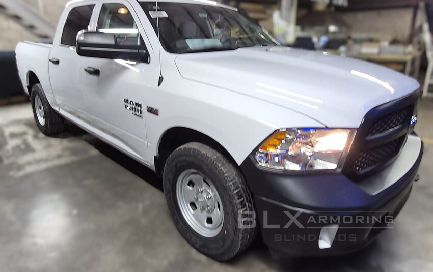 DODGE RAM TRADESMAN 1500 V8 4X4 PATRULLA TACTICA