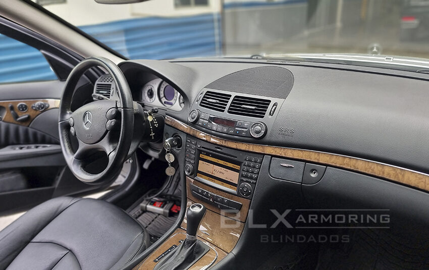 MERCEDES BENZ E-500 2009