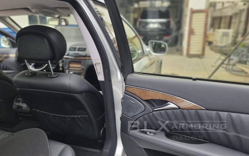 MERCEDES BENZ E-500 2009