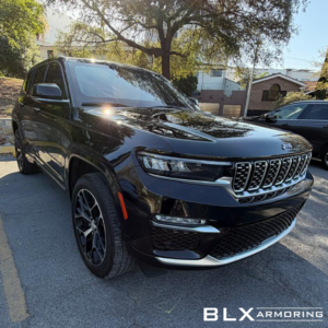 GRAND CHEROKEE SUMMIT V8 2023 NIVEL IV PLUS